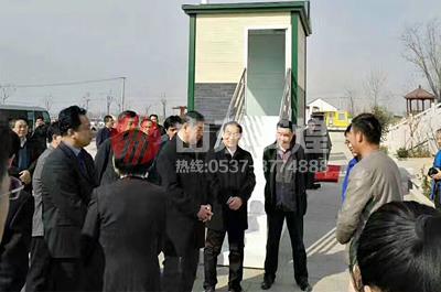 山東省省委副書記王軍民同誌蒞臨（lín）山東（dōng）輝（huī）煌考察指導農村旱廁改造項目