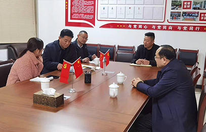 縣委（wěi）常委、副縣長李（lǐ）兆勝，縣科技局局長程樹民一行蒞臨公司指導企業科技創新